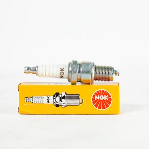 BUJIA NGK BP6ES DAEWOO CIELO/LANOS/DODGE 318/CHEVROLET-SUZUKI SWIFT / SUPERCARRY 1992-1997 REF.N9YC